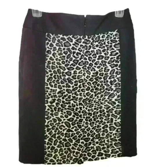 Amanda and Chelsea Dresses & Skirts - Amanda and Chelsea leopard pencil skirt sz 4